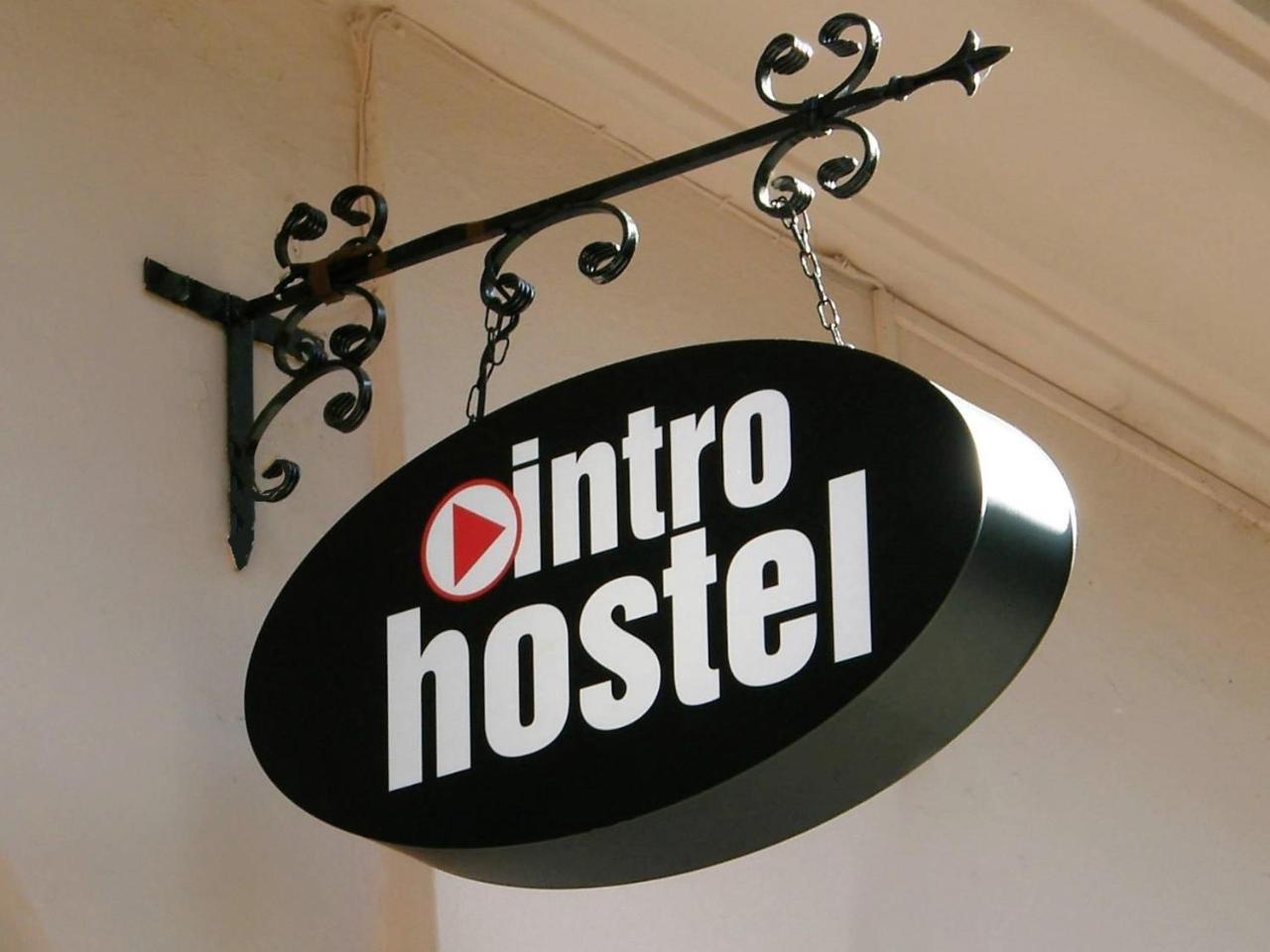 Intro Hostel *